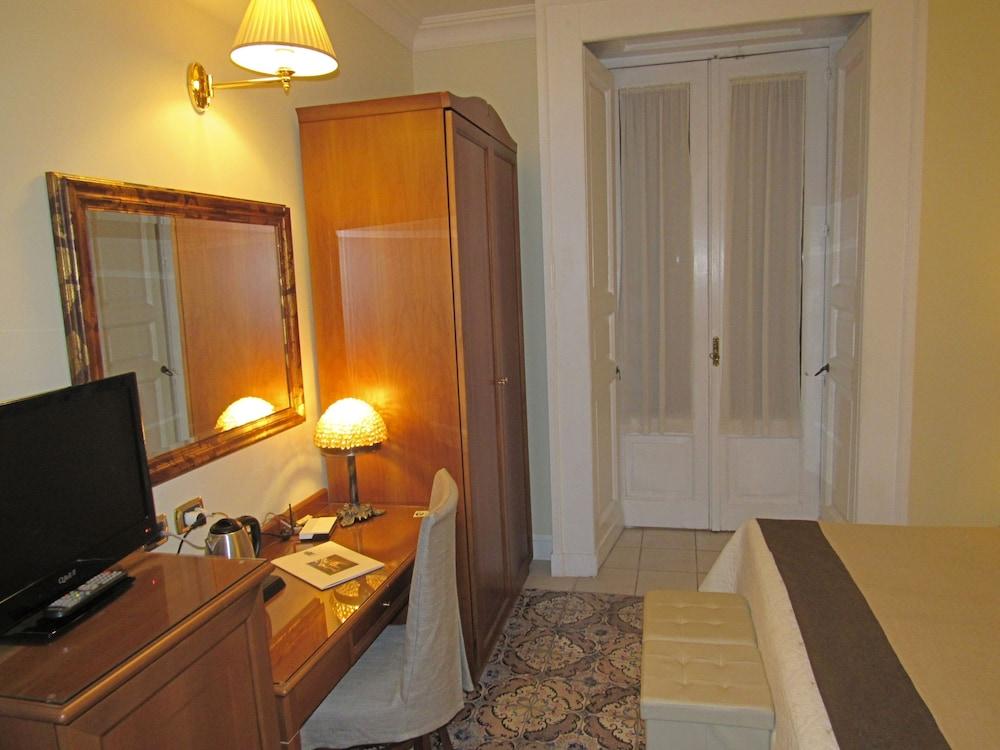 Hotel Akropolis - Museum Hotel Таранто Экстерьер фото