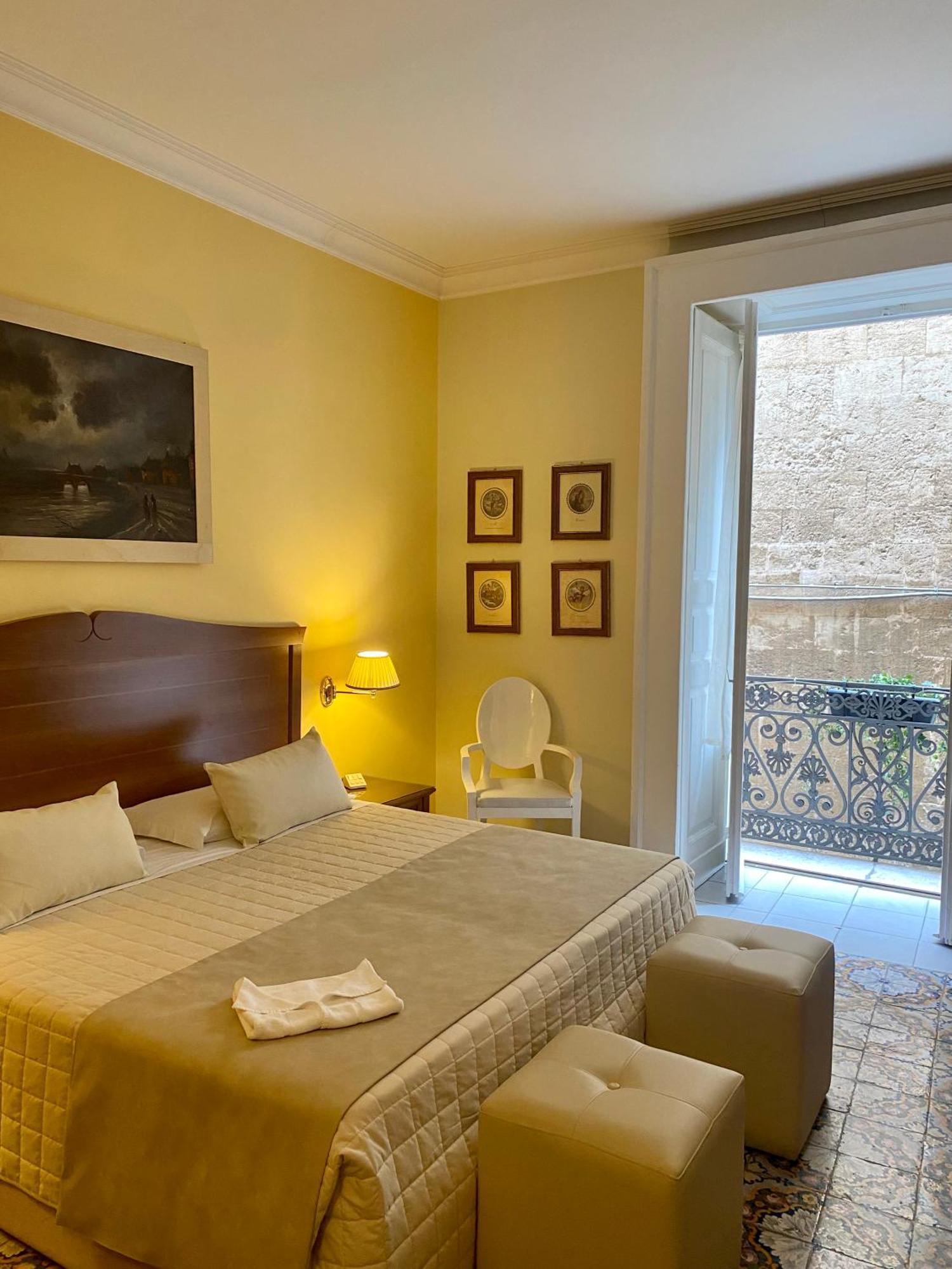 Hotel Akropolis - Museum Hotel Таранто Экстерьер фото