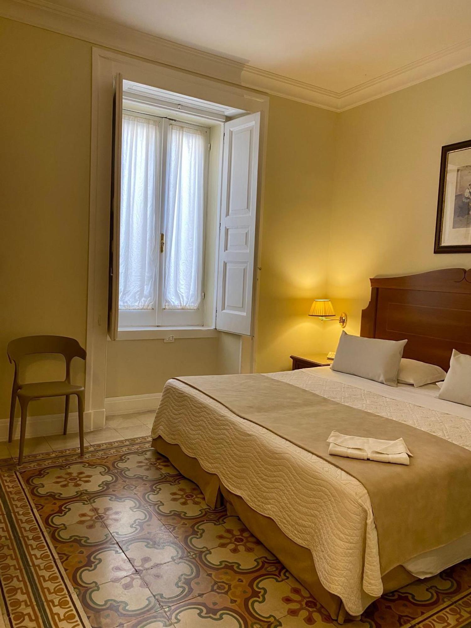 Hotel Akropolis - Museum Hotel Таранто Экстерьер фото